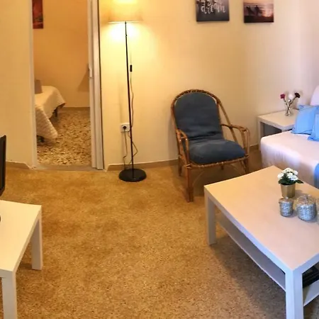 Sunshine's House Near The Beach, 10 Min From The Airport *